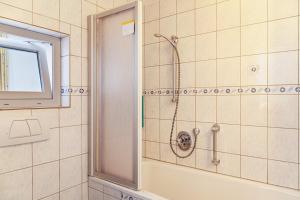 A bathroom at Ferienhaus Wechner