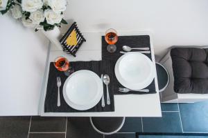 Foto Budapestis asuva majutusasutuse Black & White Apartment with a gift soft PANDA galeriist