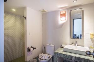 Koupelna v ubytování Punnpreeda Beach Resort - SHA Plus Certified