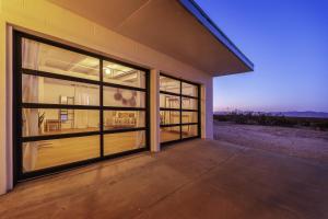 Φωτογραφία από το άλμπουμ του That Desert House - Hot Tub, Privacy & Desert Views! home σε Sunfair Heights