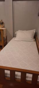 Postel nebo postele na pokoji v ubytování Yana's Place