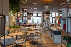 Posezení v ubytování IntercityHotel Berlin Airport BER Terminal 1 & 2