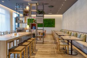 Posezení v ubytování IntercityHotel Berlin Airport BER Terminal 1 & 2
