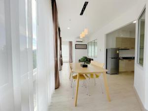 Kuchyň nebo kuchyňský kout v ubytování Hinoki Hotel - ONSEN Chiang Mai