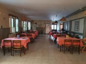 Gallery image of Eldoradó Fogadó és Kemping in Vonyarcvashegy