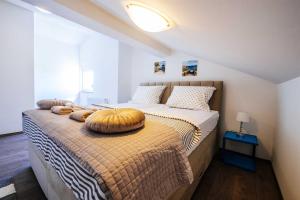 Postel nebo postele na pokoji v ubytování Villa Enna with heated pool, Zadar