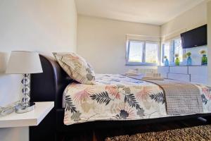 Posteľ alebo postele v izbe v ubytovaní Villa Enna with heated pool, Zadar + 37 fotografií