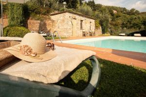 The swimming pool at or close to Casetta di Butia, Ginestra apartment with swimming pool