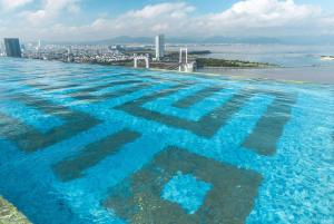 Bazén v ubytování Wyndham Danang Golden Bay nebo v jeho okolí