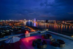 Nespecifikovaný výhled na destinaci Danang nebo výhled na město při pohledu z hotelu