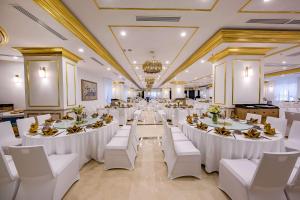 Restaurace v ubytování Wyndham Danang Golden Bay