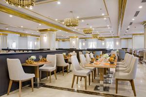 Restaurace v ubytování Wyndham Danang Golden Bay