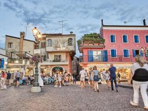 Επισκέπτες που μένουν στο Holiday Home near Spiaggia Tartaruga Beach