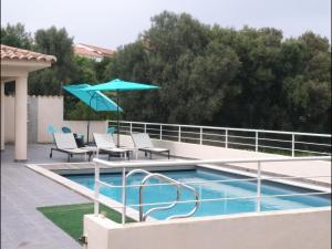 Basen w obiekcie Villa climatisée avec piscine lub w pobliżu