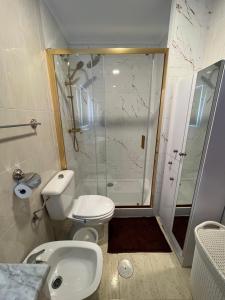 A bathroom at Apartament Montana