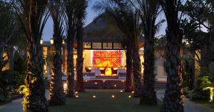 Ein Garten an der Unterkunft Mahagiri Villas Sanur