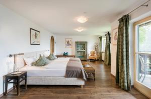 Postel nebo postele na pokoji v ubytování Der Westerhof Hotel + 37 fotografií