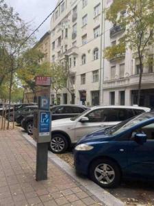 Kép A13 Parliament Sunflower Cozy Apartment szállásáról Budapesten a galériában