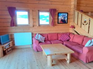 O zonă de relaxare la Chalet de luxe 6 pièces 14 personnes avec cheminée, Wi-Fi et parking privé - FR-1-504-625