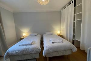 Posteľ alebo postele v izbe v ubytovaní Superb apartment full of charm with terrace 2ch 5min from the lighthouse