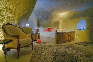 A seating area at Babili Cappadocia Cave