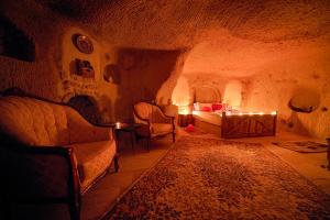 A seating area at Babili Cappadocia Cave