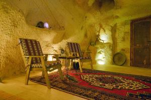 A seating area at Babili Cappadocia Cave