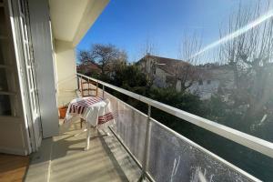 Balkón alebo terasa v ubytovaní Superb apartment full of charm with terrace 2ch 5min from the lighthouse