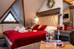 Posteľ alebo postele v izbe v ubytovaní Serce Tatr Residence Zakopane - blisko Krupówek