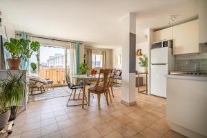 Zdjęcie z galerii obiektu Apt lumineux et très cosy avec balcon by Weekome w Marsylii