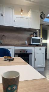 Fotografia z galérie ubytovania Appartement climatisé centre-ville de narbonne dans comble 4 couchages v destinácii Narbonne