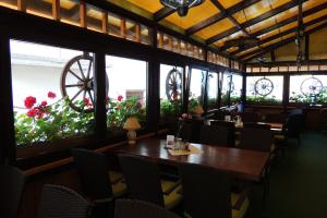 A restaurant or other place to eat at Hotel Club