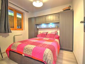 Кровать или кровати в номере Appartement Morzine, 2 pièces, 4 personnes - FR-1-524-105
