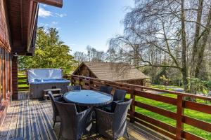 Fotografie z fotogalerie ubytování Lady Galloway 27 with Hot Tub v destinaci Newton Stewart