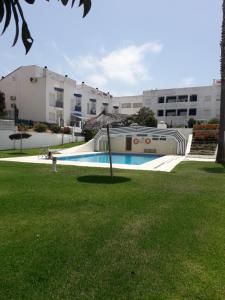 The swimming pool at or close to Alcaraván 32