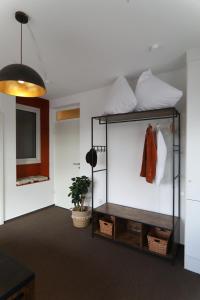Fotografija u galeriji objekta Urban Lodge Erlangen I Superzentral I Free Parking I WLAN I Netflix u gradu Erlangen