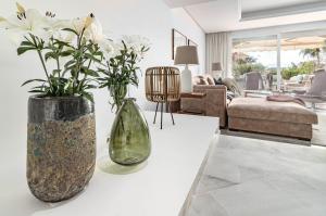 Posedenie v ubytovaní Tropical Palmy 3 bedroom Townhouse in Nueva Andalucia close to Puerto Banus