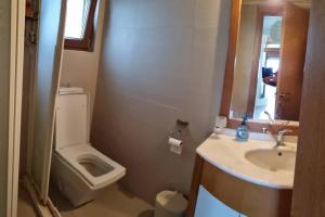 A bathroom at Silver Cape Raches on the sea Még 37 kép