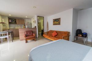 Kuchyň nebo kuchyňský kout v ubytování Loft moderno en El Poblado con vista y parqueadero Mio Lofts