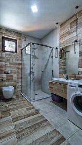 Koupelna v ubytování 7 Cottage in Bakuriani + 119 fotografií