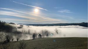 Fotografia z galérie ubytovania Gite Le petit Mauron - avec vue imprenable v destinácii Maleville
