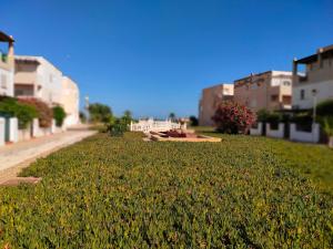 Zdjęcie z galerii obiektu Apartamento naturista en urbanización naturista en primera línea del mar y de la playa naturista de Vera w mieście Vera