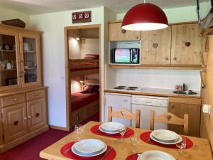 Dapur atau dapur kecil di Studio Avoriaz, 1 pièce, 4 personnes - FR-1-634-68