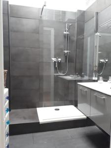 Fotografia z galérie ubytovania Grand appartement T3, hyper-centre v destinácii Sète