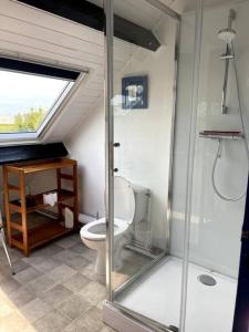 Kúpeľňa v ubytovaní Maison avec vue mer à Port Manec'h, GR 34 à pied