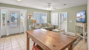 TV/trung tâm giải trí tại Leo's Hideaway