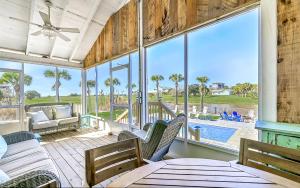 Hồ bơi trong/gần Leo's Hideaway