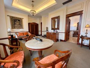 Posezení v ubytování Plaza Grande Hotel
