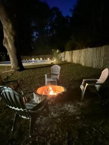 Galeriebild der Unterkunft Spacious Gainesville Getaway with Pool and large private yard in West Hills