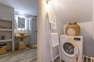Kúpeľňa v ubytovaní Naxian Nest 2BR Apart Near Beach - Semi Basement + 37 fotografií